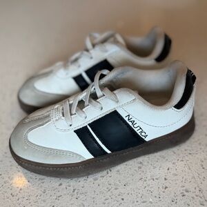 Toddler boys size 9 Nautica shoes, minimal wear. Non smoking home.